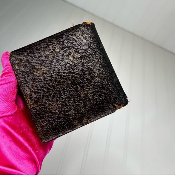 Louis Vuitton Multiple Pocket Wallet - Picture 4 of 16